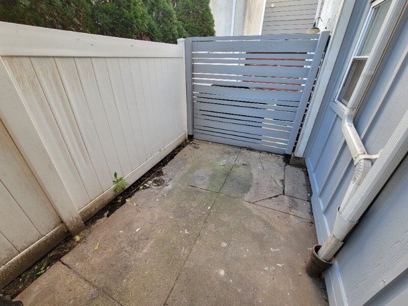 Building Photo - 223 Mercer St