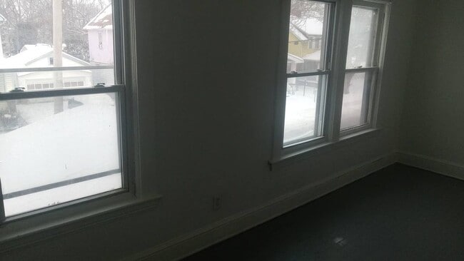 Building Photo - 441 Eddy Rd