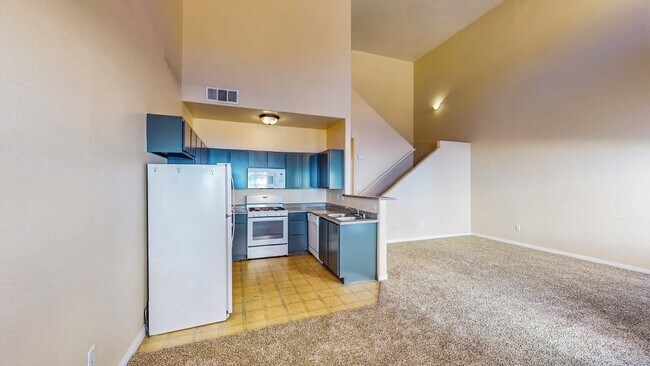 Building Photo - ** 2 weeks free rent. Excluding recurring fees** 2 BDR / 2.5 BATH SPACIOUS HOME