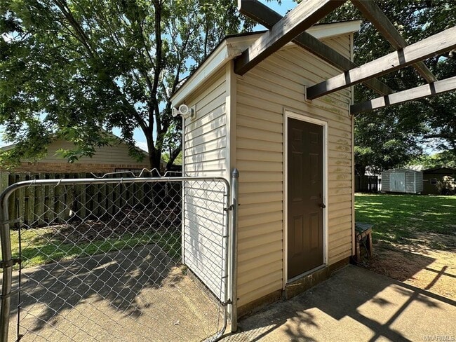 Building Photo - 1802 Jenny Dr