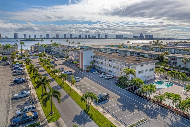 Building Photo - 112 Doolen Ct