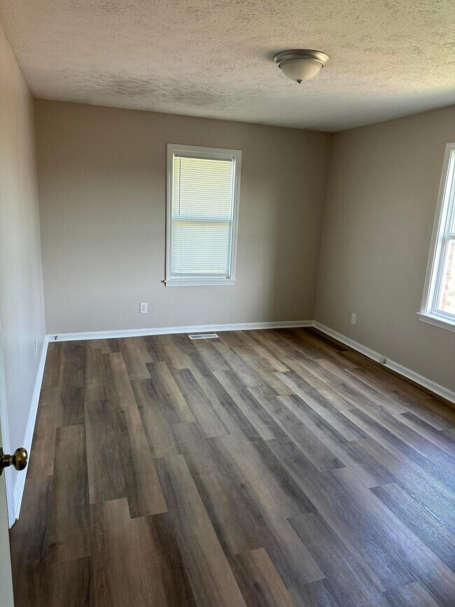 Building Photo - 788 Ridgeview Dr