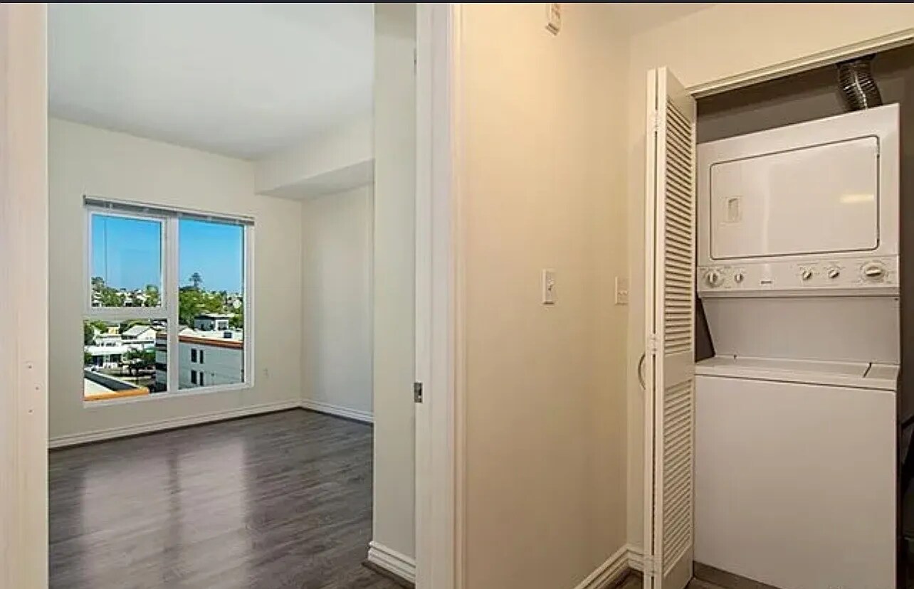 Building Photo - 550 15th St