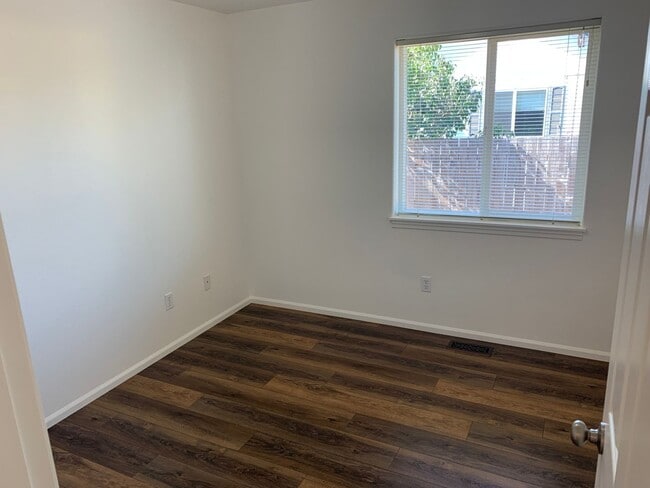 Building Photo - Newly updated 3-bedroom, 2-bathroom duplex...