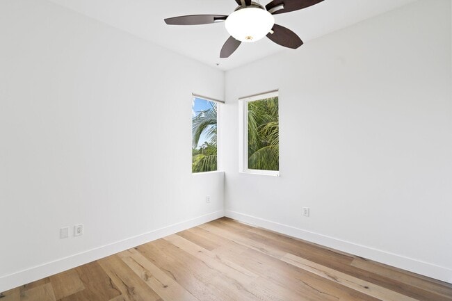 Building Photo - 775 NE 4th Ave