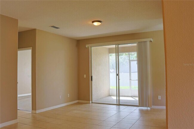 Building Photo - 558 Knollwood Dr