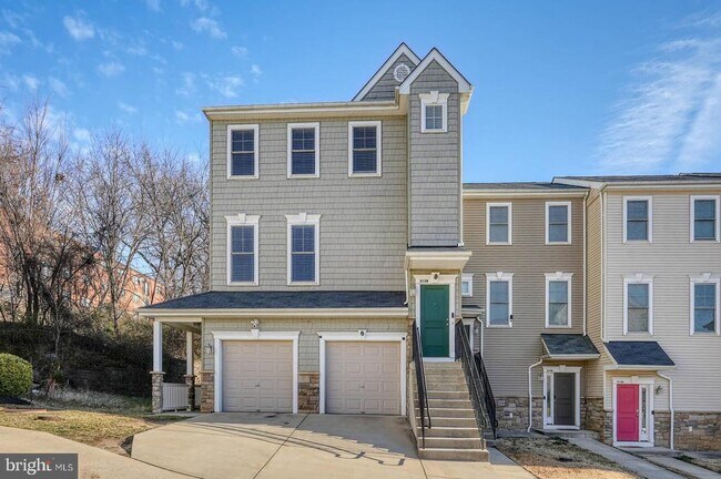 Building Photo - 412 Woodcrest Dr SE