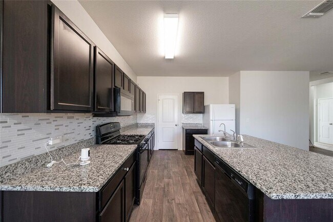 Building Photo - 15106 Kent Justin Dr