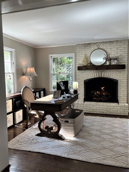 Building Photo - 4044 Emma Ln NE