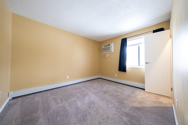 Building Photo - 7352 72nd Ln N