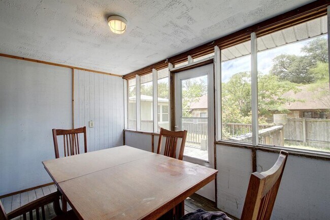 Building Photo - 603 Zennia St