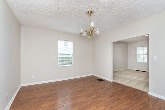 Building Photo - Beautiful Home near Downtown Noblesville