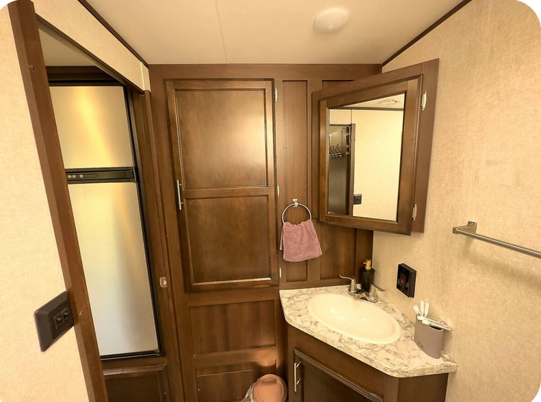 Building Photo - 414 Phippen Waiters Rd