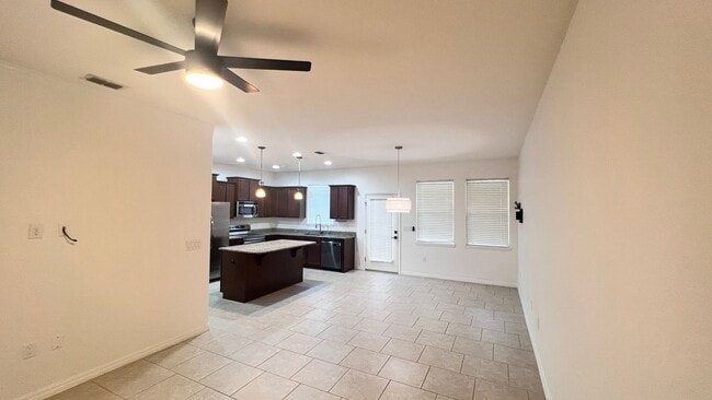 Building Photo - Beautiful Upgraded 3 Bedroom and 2 1/2 Bat...