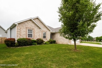 Building Photo - 3123 Northland Dr