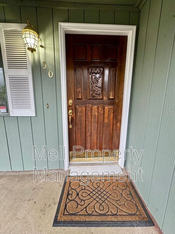 Building Photo - 50 E Vine Maple Ln