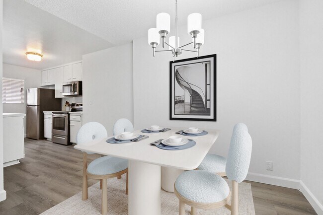 Building Photo - Bentley Avenue Apartments