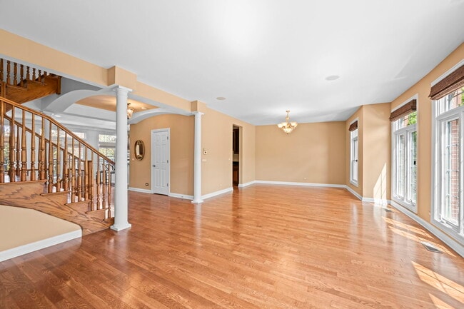 Building Photo - 1813 Admiral Ct