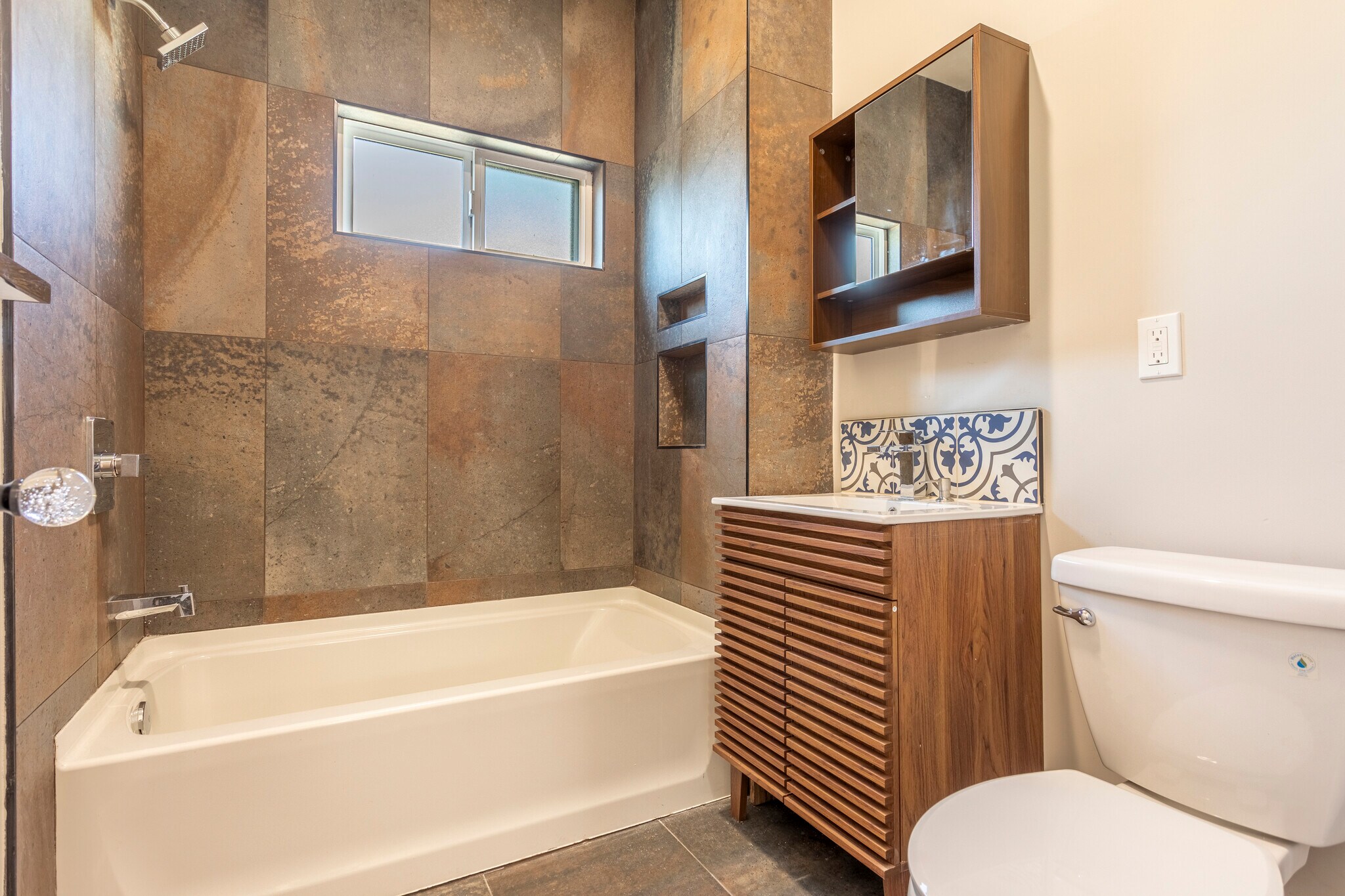 Building Photo - 1431 Maltman Ave