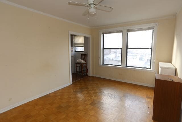 Building Photo - 629 W Belmont