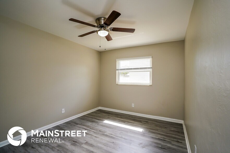 Building Photo - 1411 SE 17th Terrace