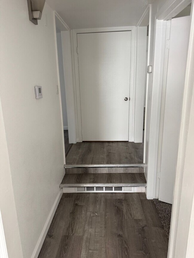 Building Photo - Beautifully Remodeled 2 Bedroom in Downtown Broken Arrow