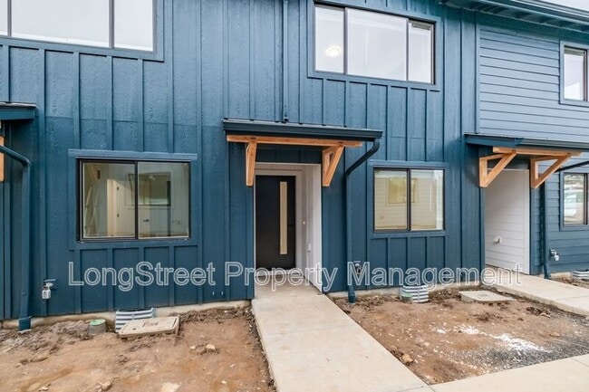 Building Photo - 810 S 19th St