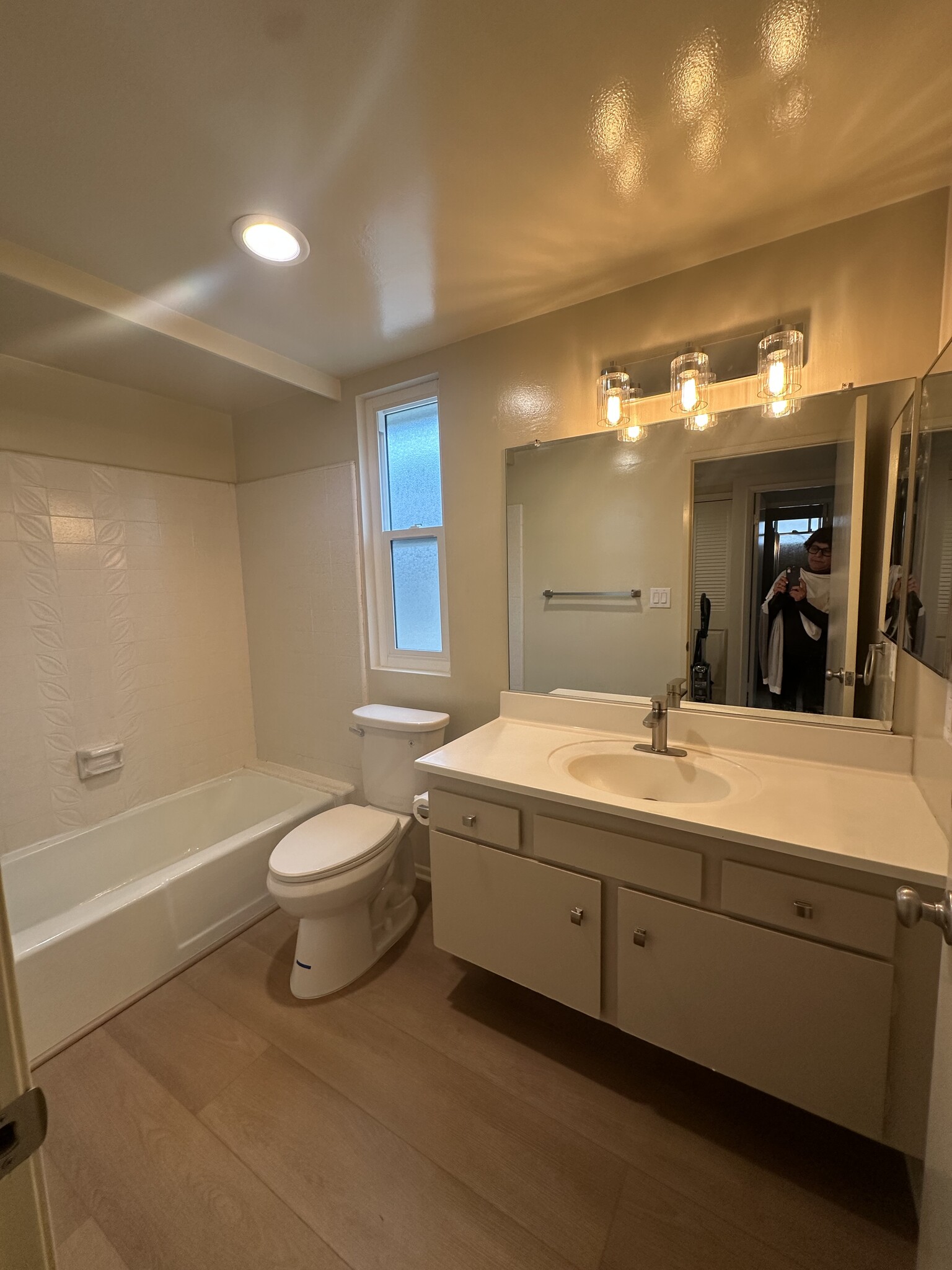 2ND BATHROOM - 735 S Alma St