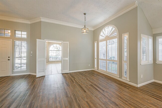 Building Photo - 5507 Village Springs Dr