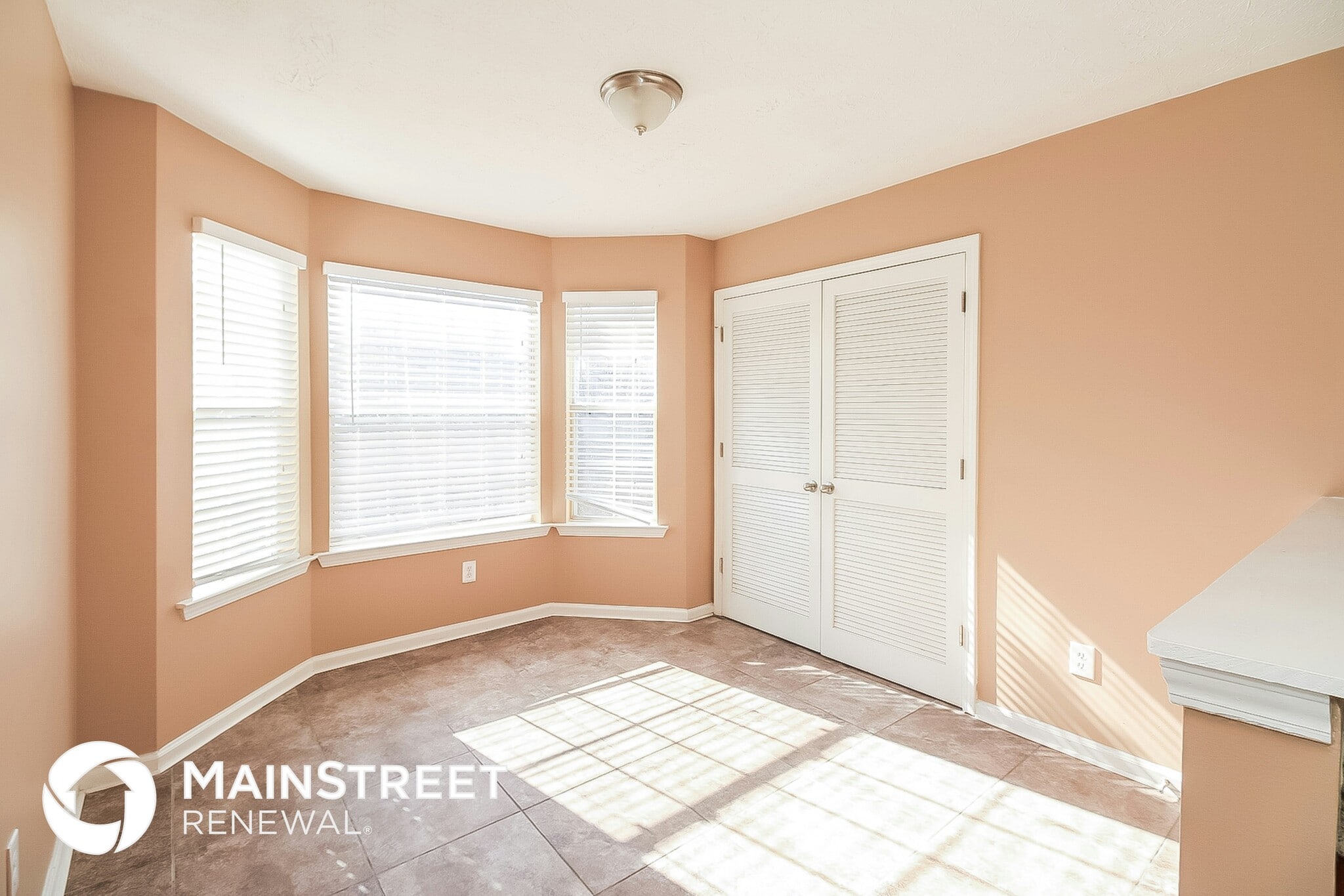 Building Photo - 2095 Sugar Creek Falls Ct