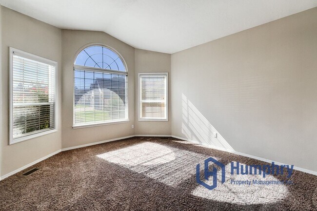 Building Photo - Charming home minutes from Settler's Park