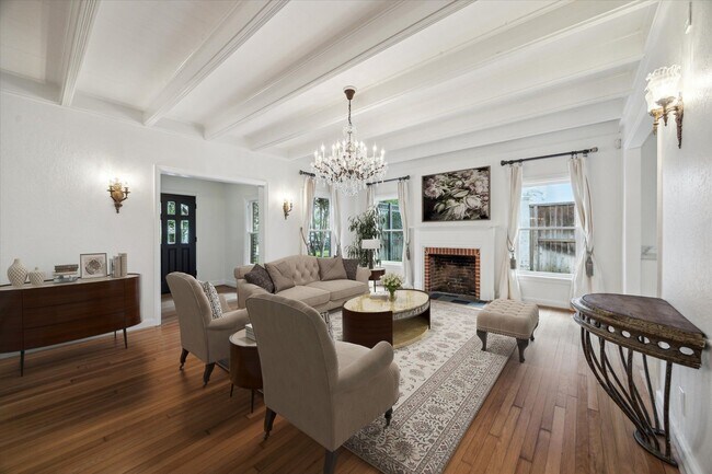 Building Photo - 2117 Chilton Rd