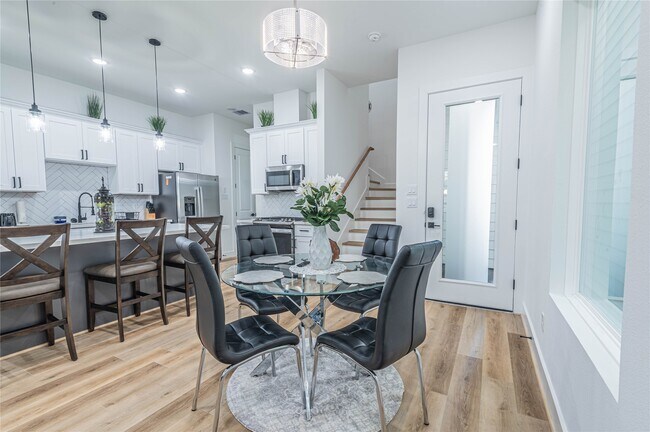 Building Photo - 3507 Ennis St