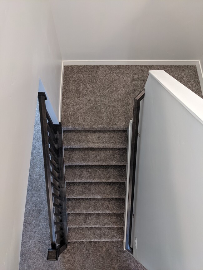 Building Photo - 3293 S Lincoln Ln