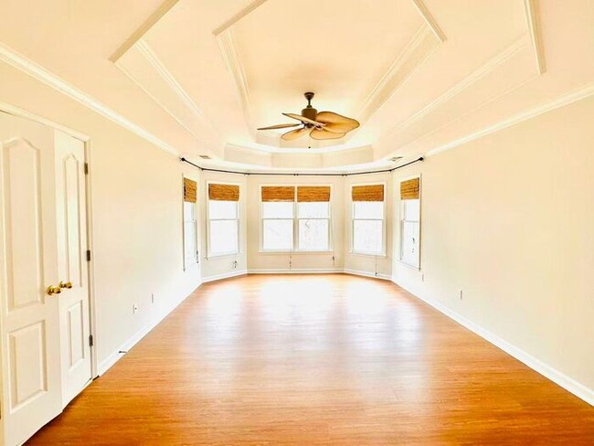 Building Photo - 12872 Waterside Dr