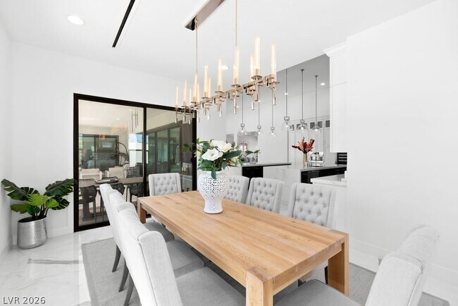 Building Photo - 4315 N Dapple Gray Rd