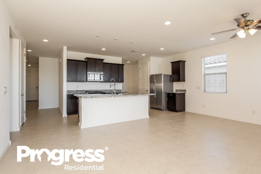 Building Photo - 11010 W Luxton Ln