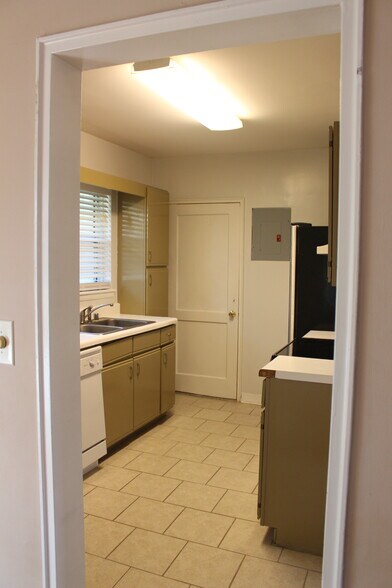 Building Photo - 1208 34th St S