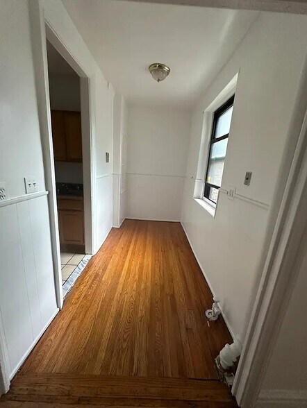 Building Photo - 541 Bronx River Rd