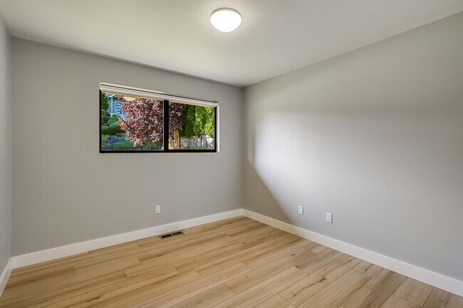 Building Photo - Updated 2 Bedroom House in Magnolia