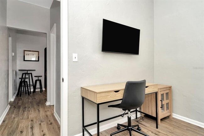 Building Photo - 2121 Dr M.L.K. Jr St N