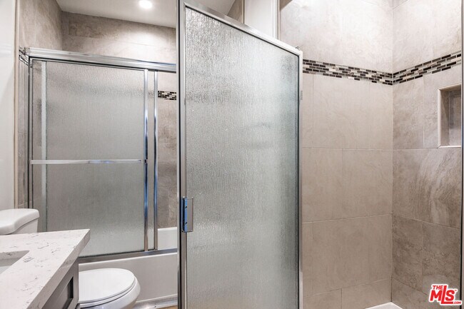 Building Photo - 1112 Ocean Park Blvd