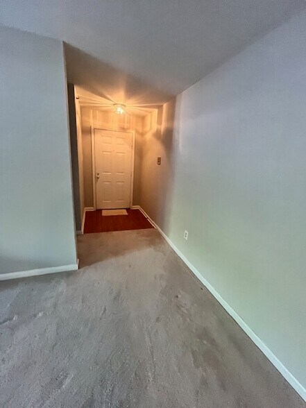 entrance - 207 Cross Pointe Ct