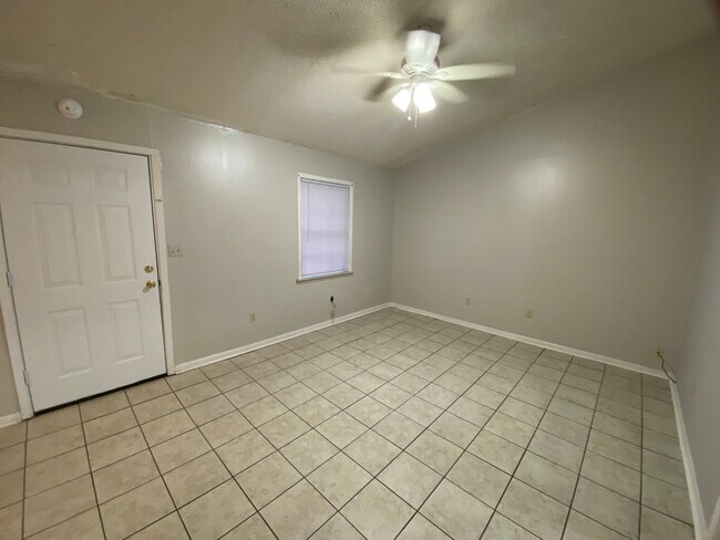 Primary Photo - 1BR/1BA For Rent