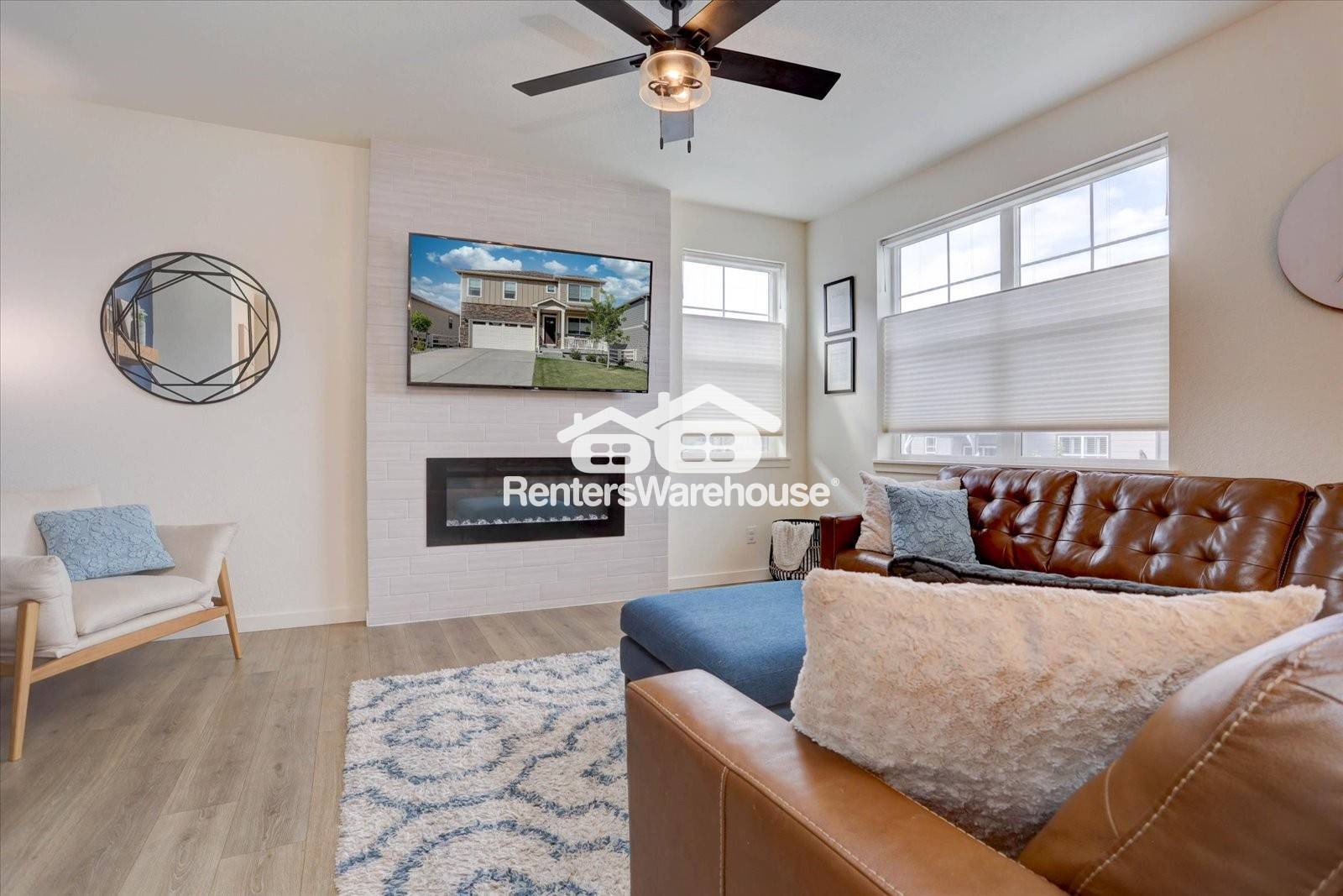Building Photo - 2042 Rosette Ln