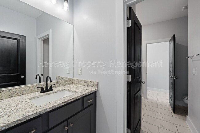 Building Photo - 2217 Laurens St