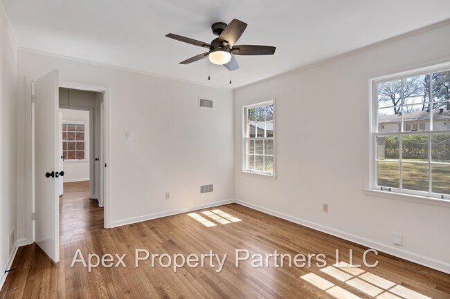 Building Photo - 5319 Chickasaw Rd