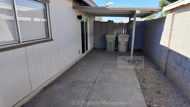 Building Photo - Newly remodeled 3 bedroom, 2 bath home.