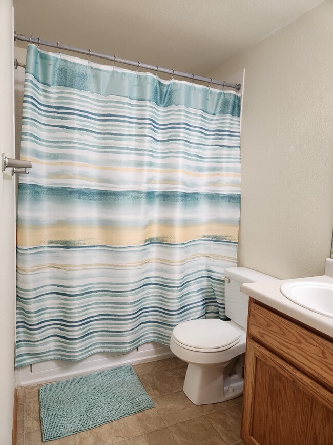 Building Photo - 4965 Universal Heights