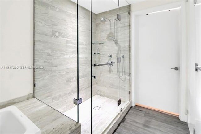 Building Photo - 2900 NE 7th Ave